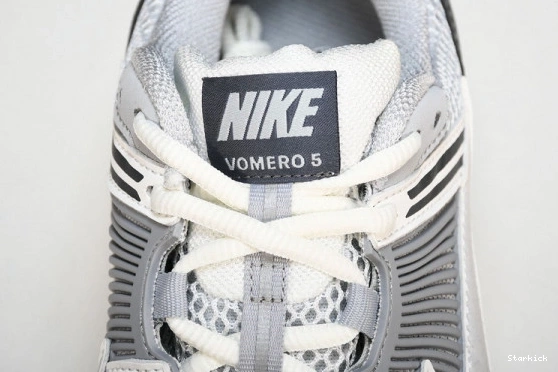  5 Grey Nike BV1358-001 Vast Zoom Vomero  0113